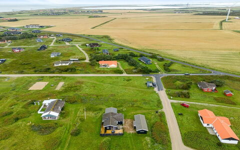 Viveka - 500M from the Sea: Tag, Almindeligt, Land Lot, Landdistrikt, Hjem, Estate, Mark, Sommerhus, Lawn, Forstad