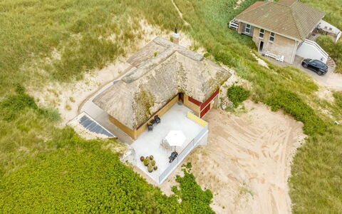 Zora - 100M from the Sea: Træ, Hus, Sommerhus, Hjem, Tag, Landdistrikt, Sidespor, Bjælkehytte, Garden Bygninger, Hårdttræ