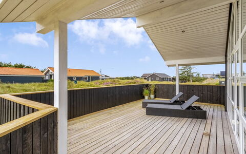 Mauri - 350M from the Sea: Træ, Hus, Sommerhus, Hjem, Tag, Landdistrikt, Sidespor, Bjælkehytte, Garden Bygninger, Hårdttræ