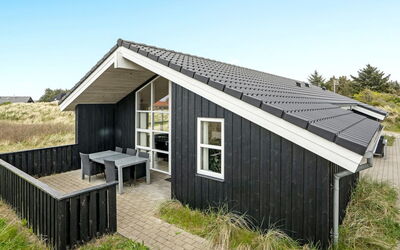 Frido - 400M from the Sea