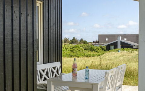 Usko - 250M from the Sea: Græs, Hus, Tag, Sommerhus, Hjem, Busk, Stuehus, Land Lot, Landdistrikt