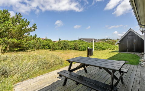Usko - 250M from the Sea: Busk, Urban Design, Bunddække, Mursten, Lejlighed, Estate, Murværk, Altan, Landscaping
