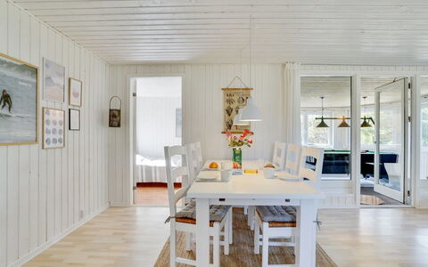 Styrmer - 1.2Km from the Sea: Hus, Hjem, Dør, Tag, Sommerhus, Estate, Have, Skygge, Sidespor, Gård