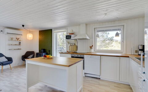 Styrmer - 1.2Km from the Sea: Hus, Hjem, Dør, Tag, Sommerhus, Estate, Have, Skygge, Sidespor, Gård