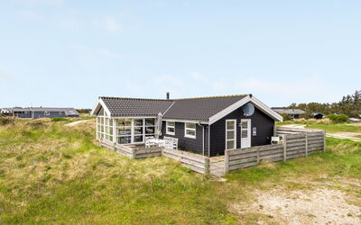 Dreng - 800M from the Sea