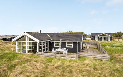 Dreng - 800M from the Sea