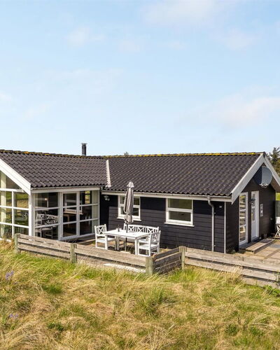 Dreng - 800M from the Sea