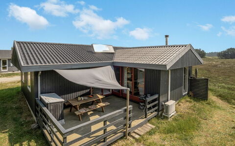 Chumani - 900M from the Sea: Hus, Hjem, Dør, Tag, Sommerhus, Estate, Have, Skygge, Sidespor, Gård