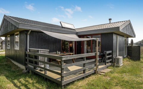Chumani - 900M from the Sea: Hus, Hjem, Dør, Tag, Sommerhus, Estate, Have, Skygge, Sidespor, Gård