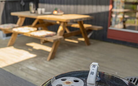 Chumani - 900M from the Sea: Hus, Hjem, Dør, Tag, Sommerhus, Estate, Have, Skygge, Sidespor, Gård
