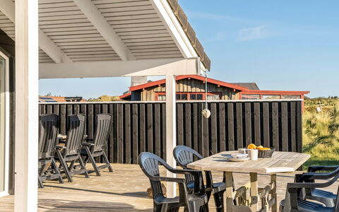 Horsten - 350M from the Sea: Træ, Veranda, Tag, Skygge, Dør, Dæk, Udendørs Møbler, Bejdse, Hårdttræ, Planke