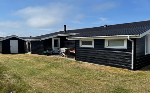 Bera - 250M from the Sea: Sommerhus, Skur, Hytte, Stuehus, Prærie, Hytte, Lade, Bjælkehytte, Garden Bygninger