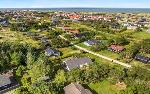Lökea - 800M from the Sea: Tag, Hus, Hjem, Sommerhus, Sidespor, Estate, Indkørsel, Garden Bygninger, Gård, Skur