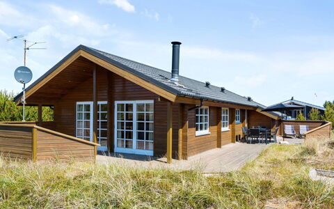 Eggerich - 900M from the Sea: Busk, Urban Design, Bunddække, Mursten, Lejlighed, Estate, Murværk, Altan, Landscaping
