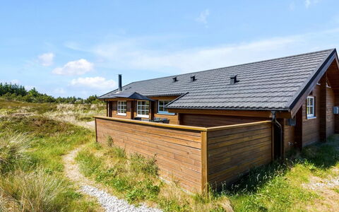 Eggerich - 900M from the Sea: Tag, Sommerhus, Hjem, Skygge, Sidespor, Stuehus, Veranda, Udendørs Struktur, Garden Bygninger