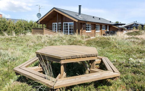 Eggerich - 900M from the Sea: Tag, Sommerhus, Hjem, Skygge, Sidespor, Stuehus, Veranda, Udendørs Struktur, Garden Bygninger
