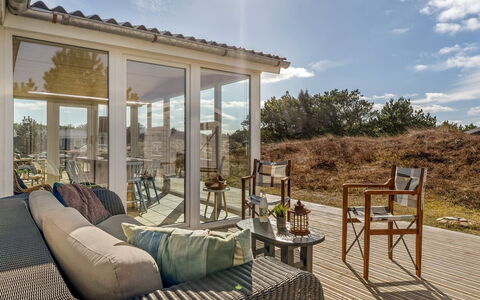 Avelin - 800M from the Sea: Veranda, Hjem, Dør, Stol, Estate, Sommerhus, Altan, Dæk, Gårdhave, Skygge