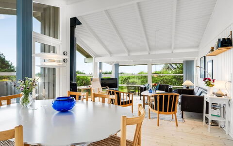Laurentius - 300M from the Sea: Tag, Hjem, Hus, Sidespor, Sommerhus, Kompositmateriale, Dør, Skydevindue, Estate, Skorsten