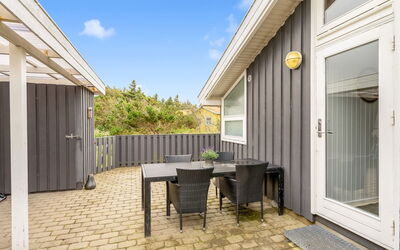 Laurentius - 300M from the Sea