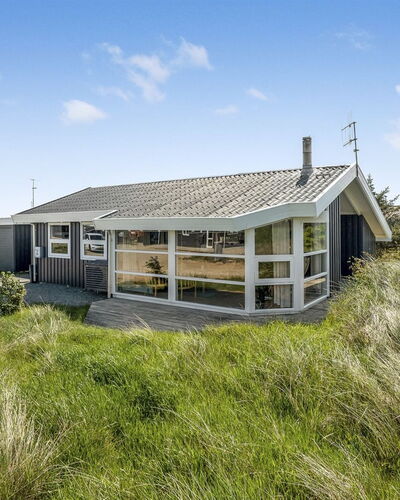 Laurentius - 300M from the Sea