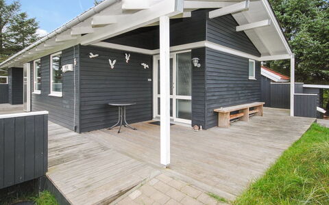 Amber - 500M from the Sea: Træ, Hus, Sommerhus, Hjem, Tag, Landdistrikt, Sidespor, Bjælkehytte, Garden Bygninger, Hårdttræ