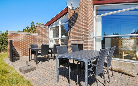 Jerrik - 900M from the Sea: Tag, Hjem, Hus, Sidespor, Sommerhus, Kompositmateriale, Dør, Skydevindue, Estate, Skorsten