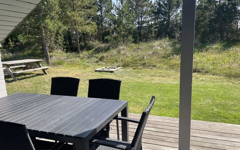 Felicia - 800M from the Sea: Træ, Møbel, Udendørs Møbler, Stol, Udendørs Bord, Skygge, Hårdttræ, Udendørs Struktur, Bejdse, Veranda