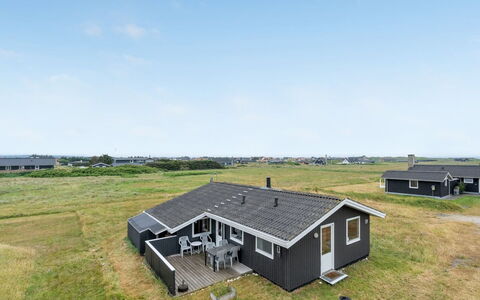 Svea - 400M from the Sea: Sommerhus, Skur, Hytte, Stuehus, Prærie, Hytte, Lade, Bjælkehytte, Garden Bygninger