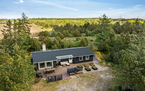 Noralee - 3.5Km from the Sea: Loft, Gulvbelægning, Indretning, Etage, Kompositmateriale, Møbel, Udvej, Hotel, Design, Dagslys