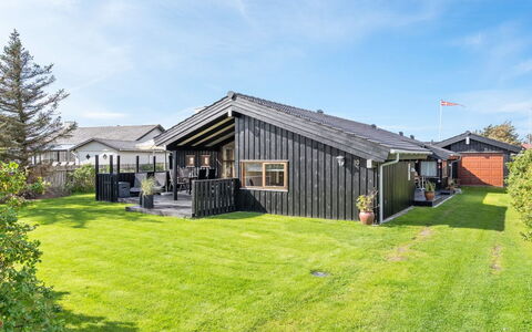 Friderike - 200M from the Sea: Plantesamfund, Sollys, Urteagtig Plante, Have, Plantation, Landbrug, Farm