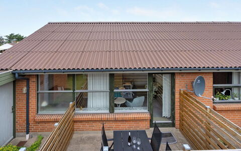 Otte - 500M from the Sea