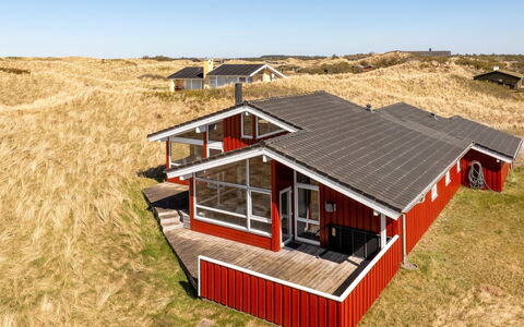 Ludviga - 400M from the Sea: Plantesamfund, Sollys, Urteagtig Plante, Have, Plantation, Landbrug, Farm