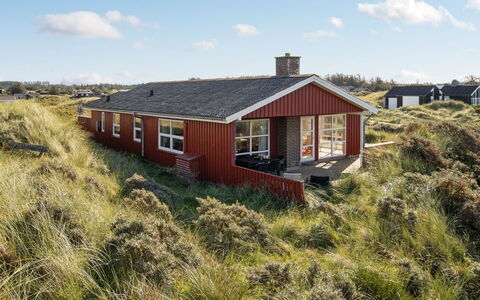 Dana - 290M from the Sea: Træ, Tag, Arkitektur, Hjem, Hus, Sommerhus, Sidespor, Hårdttræ, Hældning, Estate