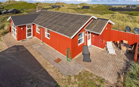 Dana - 290M from the Sea: Træ, Tag, Arkitektur, Hjem, Hus, Sommerhus, Sidespor, Hårdttræ, Hældning, Estate