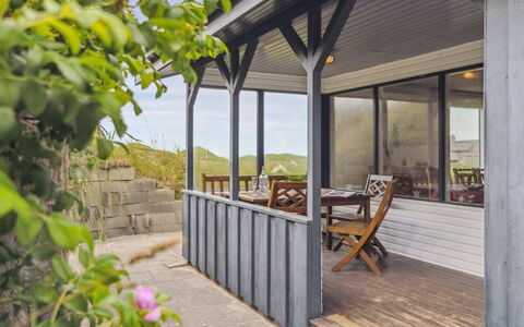 Aghe - 250M from the Sea: Sommerhus, Have, Sidespor, Garden Bygninger, Skygge, Gård, Backyard, Lawn, Stuehus, Landscaping