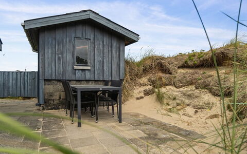 Aghe - 250M from the Sea: Sommerhus, Have, Sidespor, Garden Bygninger, Skygge, Gård, Backyard, Lawn, Stuehus, Landscaping