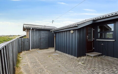 Aghe - 250M from the Sea: Sommerhus, Have, Sidespor, Garden Bygninger, Skygge, Gård, Backyard, Lawn, Stuehus, Landscaping