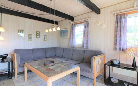 Arita - 250M from the Sea: Boligområde, Tag, Forstad, Indkørsel, Estate, Skorsten