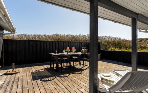 Rutha - 45M from the Sea: Træ, Hus, Sommerhus, Hjem, Tag, Landdistrikt, Sidespor, Bjælkehytte, Garden Bygninger, Hårdttræ