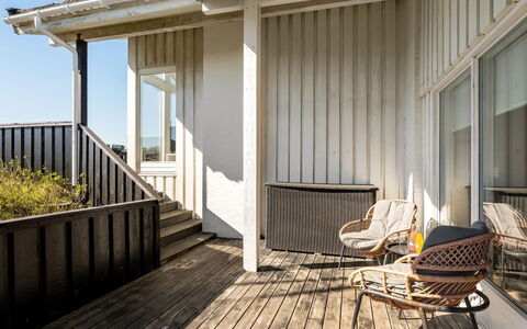 Rutha - 45M from the Sea: Træ, Hus, Sommerhus, Hjem, Tag, Landdistrikt, Sidespor, Bjælkehytte, Garden Bygninger, Hårdttræ