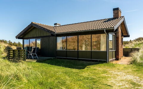 Thorid - 200M from the Sea: Græs, Tag, Sommerhus, Hus, Hjem, Arkitektur, Landdistrikt, Land Lot, Almindeligt, Sidespor