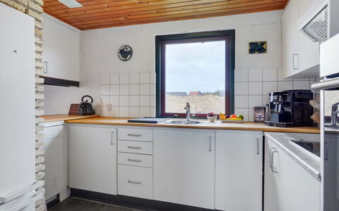 Thorid - 200M from the Sea: Tag, Hjem, Sommerhus, Sidespor, Skygge, Stuehus, Estate, Indkørsel, Garden Bygninger, Gård