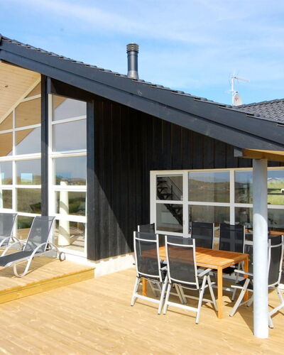 Ung - 150M from the Sea
