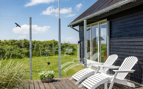 Ger - 200M from the Sea: Land Lot, Hjem, Lawn, Sommerhus, Veranda, Skygge, Have, Sidespor, Stol, Pol
