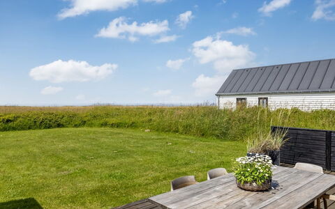 Ger - 200M from the Sea: Himmel, Græs, Tag, Hjem, Græs-, Land Lot, Hus, Almindeligt, Sommerhus, Landdistrikt