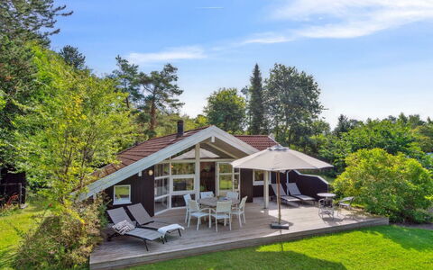Batsha - 350M from the Sea: Hjem, Busk, Hus, Sommerhus, Estate, Have, Landscaping, Stuehus, Gård, Garden Bygninger