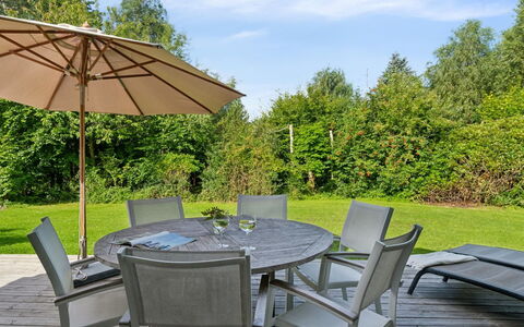 Batsha - 350M from the Sea: Møbel, Udendørs Møbler, Stol, Bord, Udendørs Bord, Køkken & Spisebord, Gårdhave, Kaffebord, Have, Naturmateriale