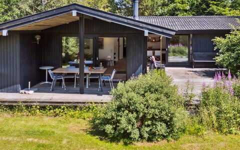 Lasse - 1.5Km from the Sea: Træ, Hus, Sommerhus, Hjem, Tag, Landdistrikt, Sidespor, Bjælkehytte, Garden Bygninger, Hårdttræ