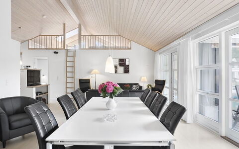 Toa - 600M from the Sea: Tag, Hus, Land Lot, Hjem, Sommerhus, Estate, Garden Bygninger, Skygge, Bjælkehytte, Landscaping