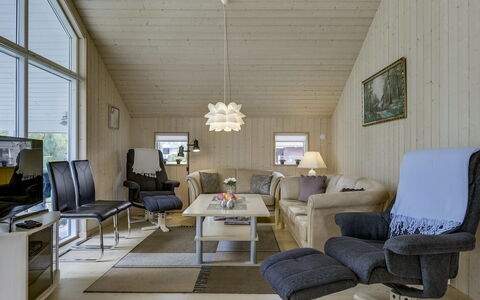 Heraldina - 800M from the Sea: Hus, Hjem, Tag, Sommerhus, Busk, Sidespor, Dør, Have, Stuehus